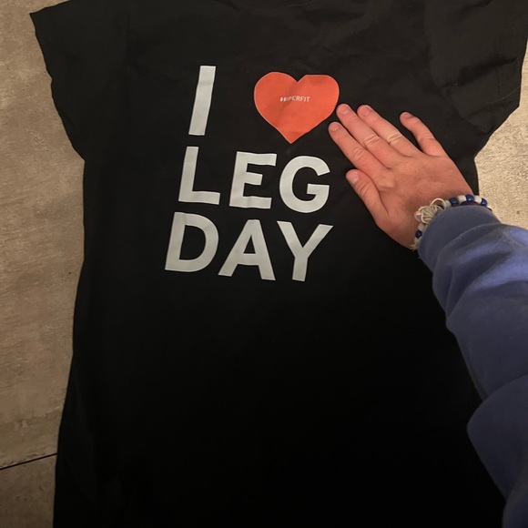 I ❤️ LEG DAY GRAPHIC BLACK TEE #shirt - Picture 1 of 2